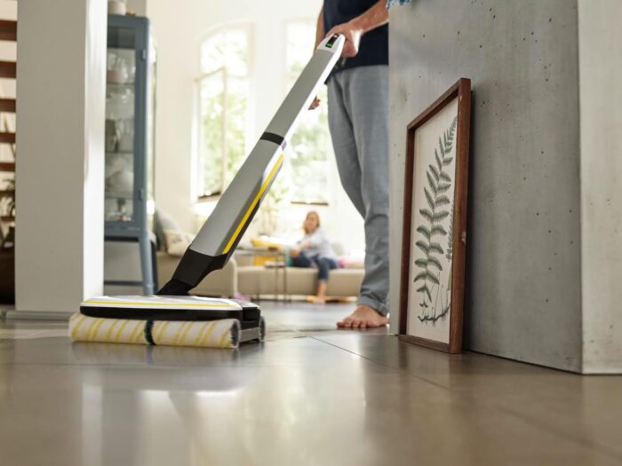 Kärcher Floor Cleaner FC 7 Cordless, Floor Cleaner with 4 Microfibre Rollers, Battery Runtime: approx. 45 min, Area Performance per Battery Charge: approx. 175 m², White