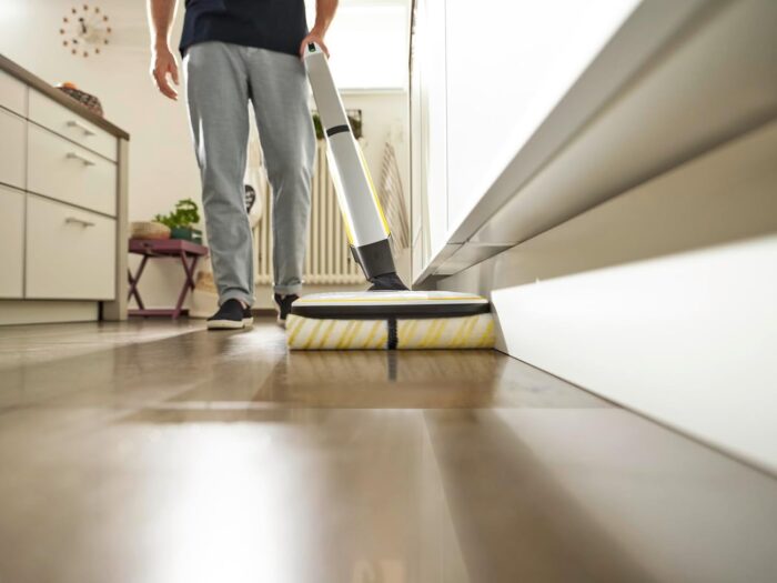 Kärcher Floor Cleaner FC 7 Cordless, Floor Cleaner with 4 Microfibre Rollers, Battery Runtime: approx. 45 min, Area Performance per Battery Charge: approx. 175 m², White