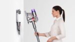 Dyson V8 Advanced Cordless Vacuum Cleaner, 130 AW, up to 40 min runtime, De-tangling Motorbar, removes Pet hair, cordless handheld